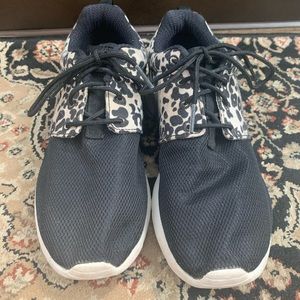 Nike Roshe Youth Sneaker